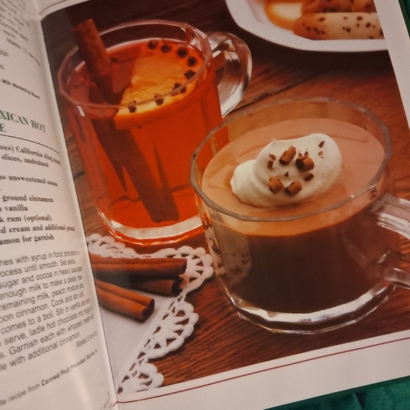 Vintage Treasury of Christmas cookbook.🎄🎁 - Picture 9 of 16